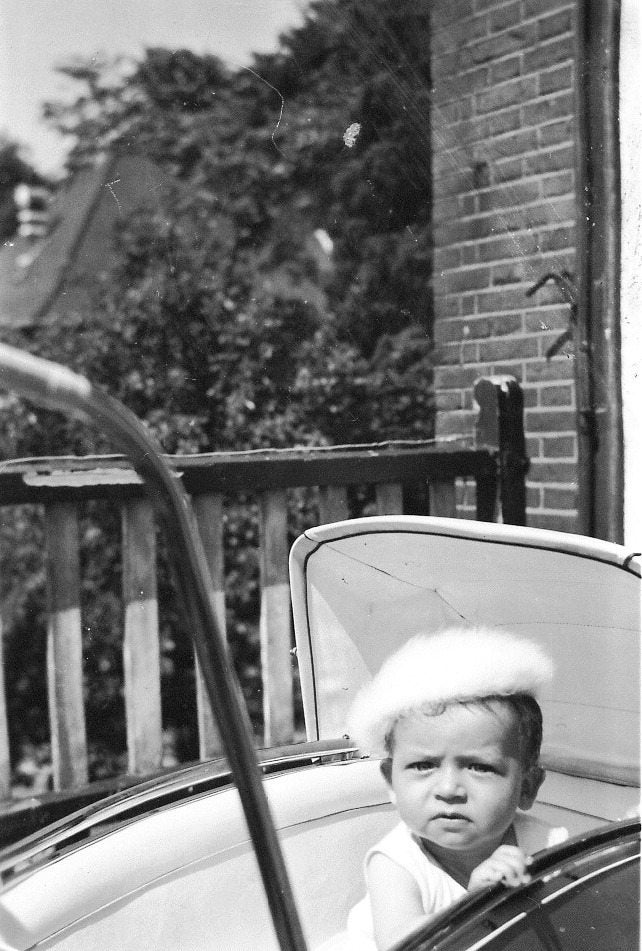 Roy in kinderwagen bij Pension de Zijpenberg