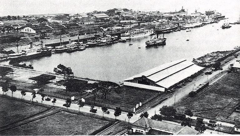 De haven Tandjong Priok in Jakarta (voorheen Batavia)